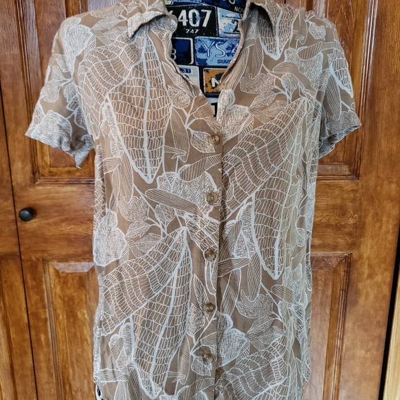 Button up Blouse - Picture 2 of 3